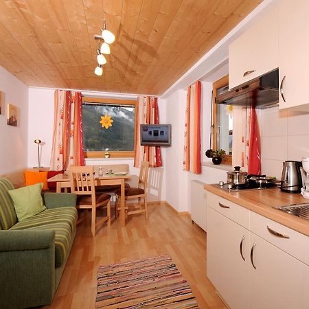 Single Apartment Martlerhof Tux Zimmer foto